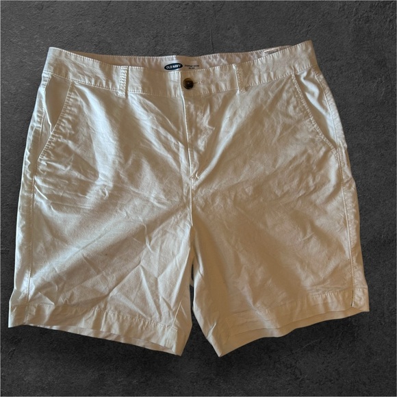 Old Navy Women's Tan Bermuda Shorts - Picture 1 of 5